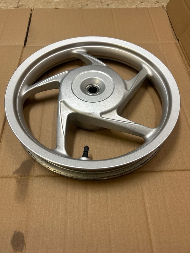 Llanta trasera Honda vision 110 2015