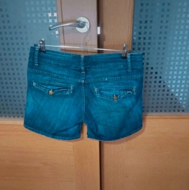 Pantalón vaquero corto Stradivarius 