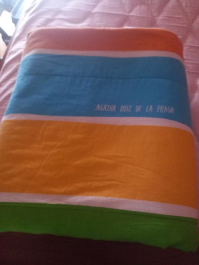  Edredon de cama de 0.90 cm.