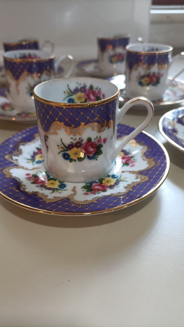 Set Di 120 Tazze E Piattini Di Carta Per Tea Party – Stoviglie Usa E Getta Floreali, 60 Pezzi Completi