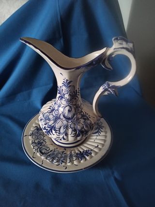 Jarra con plato o aguamanil de porcelana