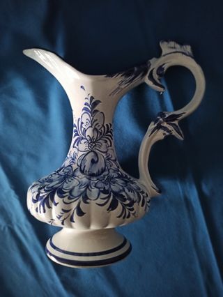 Jarra con plato o aguamanil de porcelana