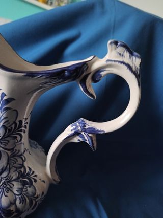 Jarra con plato o aguamanil de porcelana