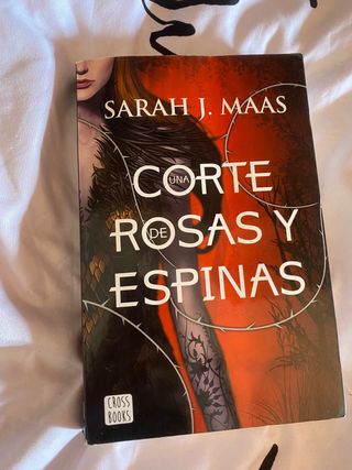 Libro Una Corte de Rosas y Espinas