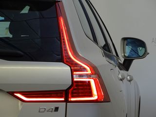 VOLVO XC60 2.0 D4 AWD Momentum Auto 5p.