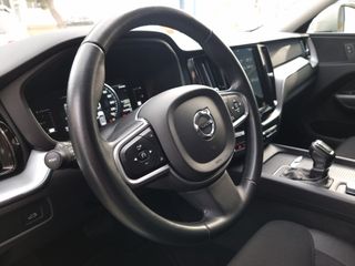 VOLVO XC60 2.0 D4 AWD Momentum Auto 5p.