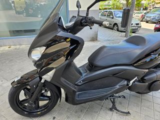 Yamaha xmax 250 black