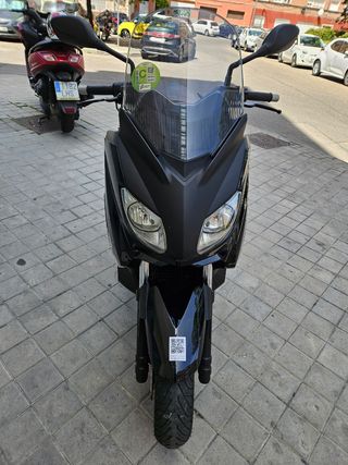 Yamaha xmax 250 black