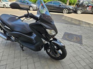 Yamaha xmax 250 black