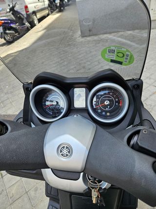 Yamaha xmax 250 black
