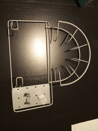 Ikea. Cuelga tubo aspirador conven