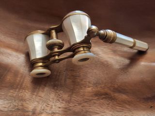 Binoculares de nácar,Siglo XIX