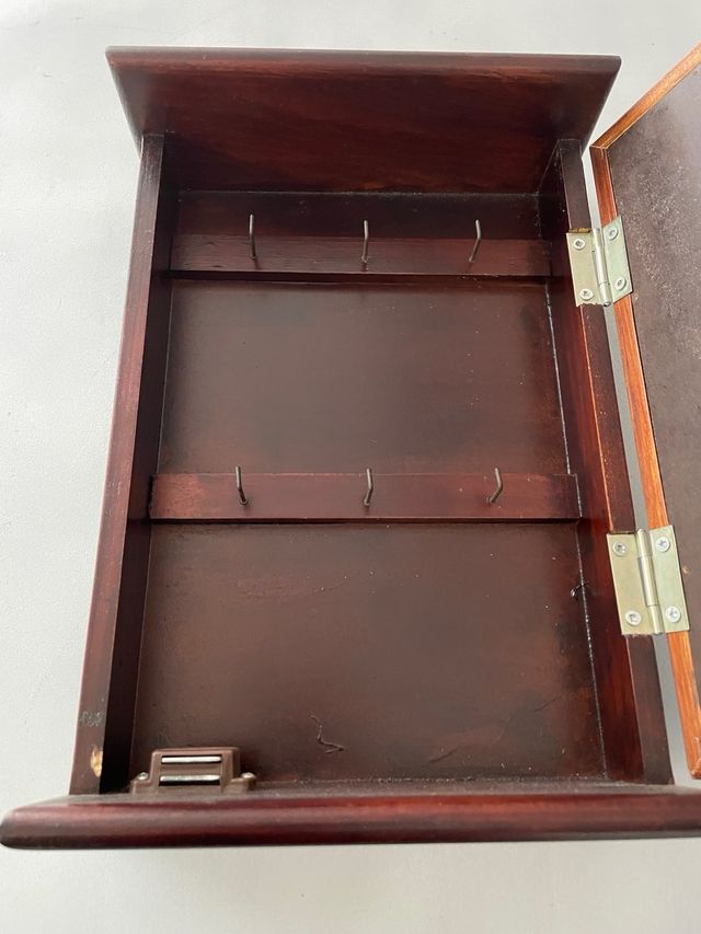 Chaveiro em madeira com nós de marinheiro