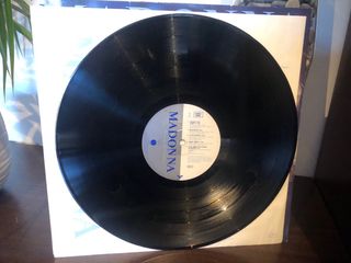 DOS DISCOS VINILO MADONNA