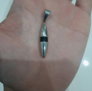 Colgante de acero, en forma de bala