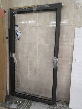 Ventana aluminio marca schuco con bisagras ocultas