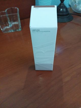 BASE DE MAQUILLAJE SIN ESTRENAR.