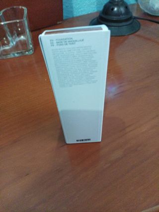 BASE DE MAQUILLAJE SIN ESTRENAR.