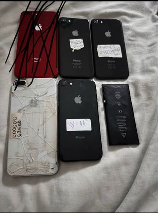 Lote de 2 iphones 8 negros :256GB y 64GB
