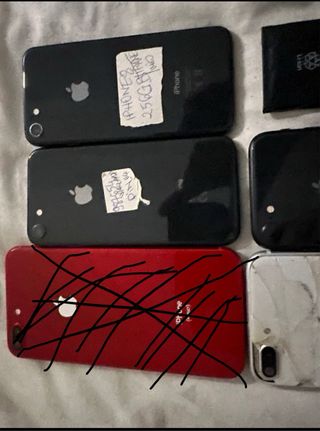 Lote de 2 iphones 8 negros :256GB y 64GB