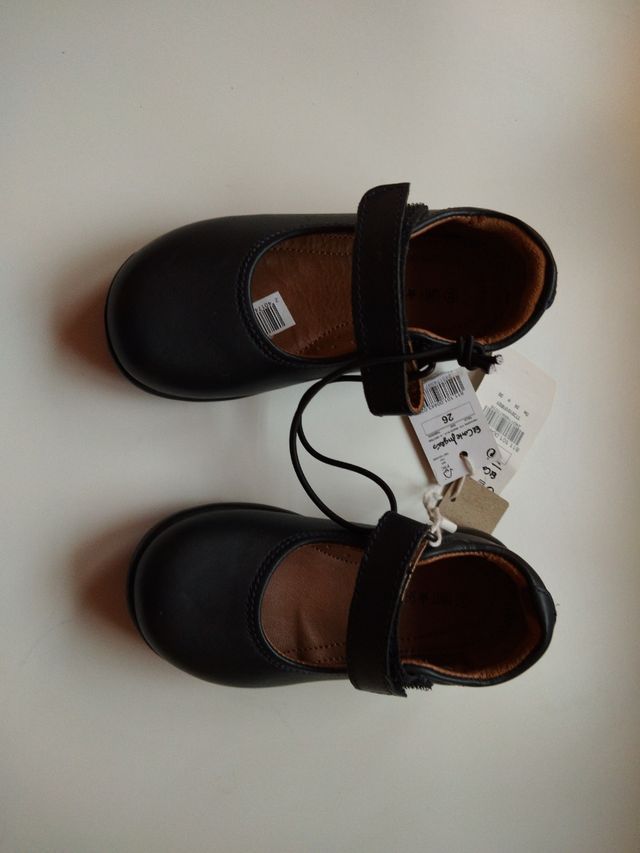 Merceditas piel niña talla 26