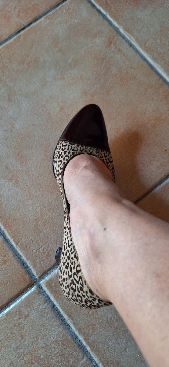 Scarpe maculate bordeaux tacco 8 nr 38