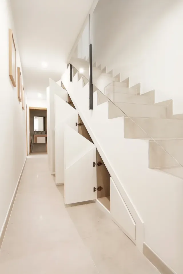 ARMARIO BAJO ESCALERA A MEDIDA