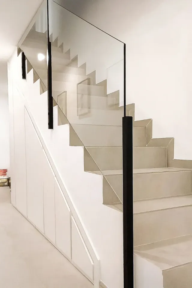 ARMARIO BAJO ESCALERA A MEDIDA