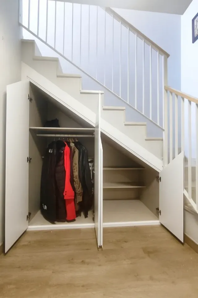 ARMARIO BAJO ESCALERA A MEDIDA