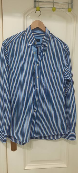 Camisa de manga larga a rayas. Talla M