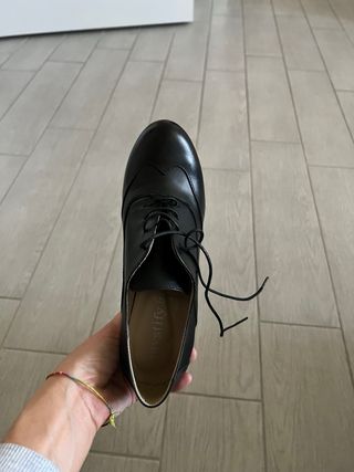 Scarpe nere con tacco