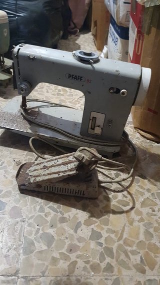 Maquina de coser antigua