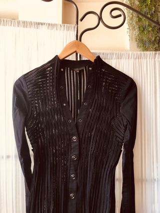 Camisa transparente de Adolfo Domínguez