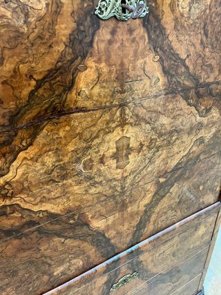 Mueble escritorio francés raíz de nogal.