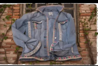 Cazadora vaquera customizada