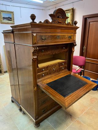 Escritorio Luis Felipe con penacho
