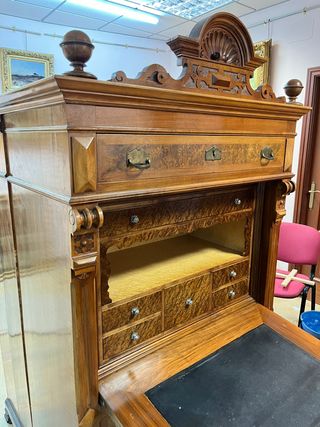 Escritorio Luis Felipe con penacho