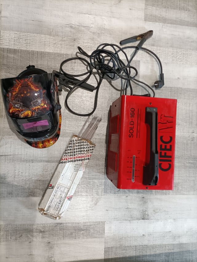 Grupo electrógeno con mascara y varillas