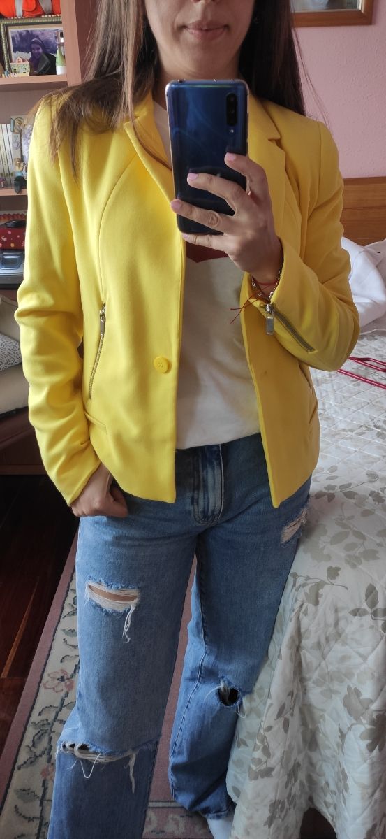 Chaqueta amarilla 