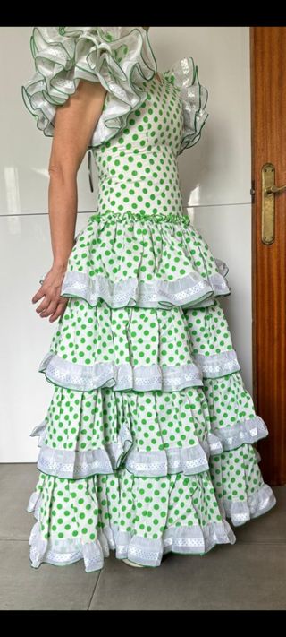 Traje de flamenca con volantes