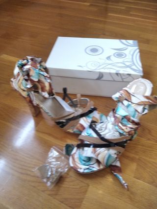 ZAPATOS MUJER N40 5 PARES por 25 EUROS NUEVOS
