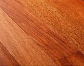 Tarima 100% mazica Doussie rojizo