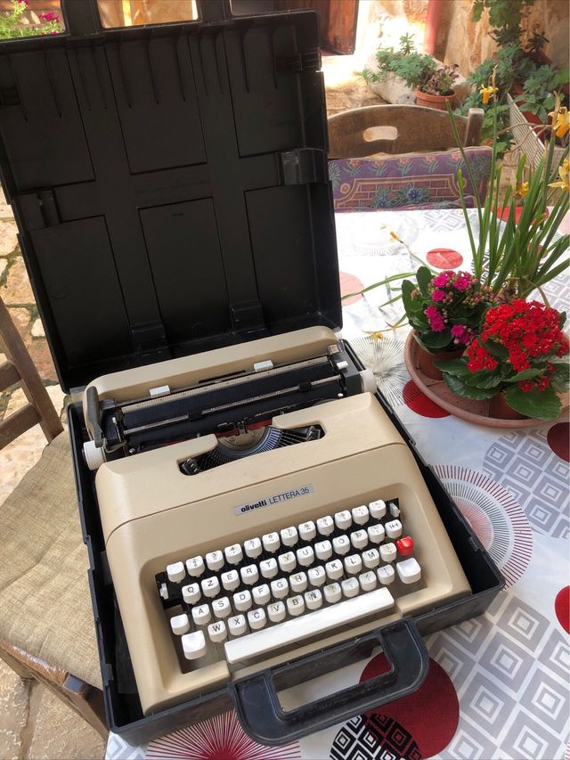 macchinetta da scrivere olivetti lettera 35