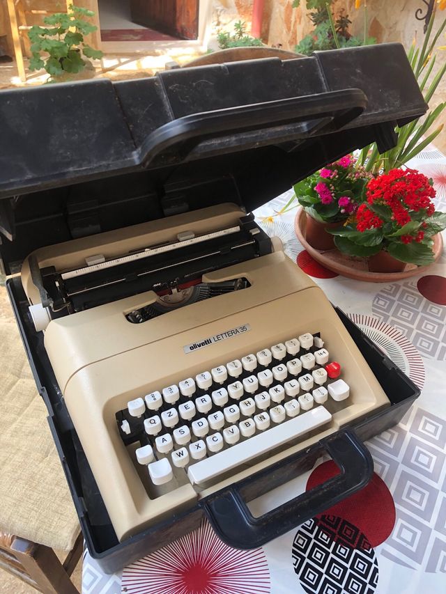 macchinetta da scrivere olivetti lettera 35