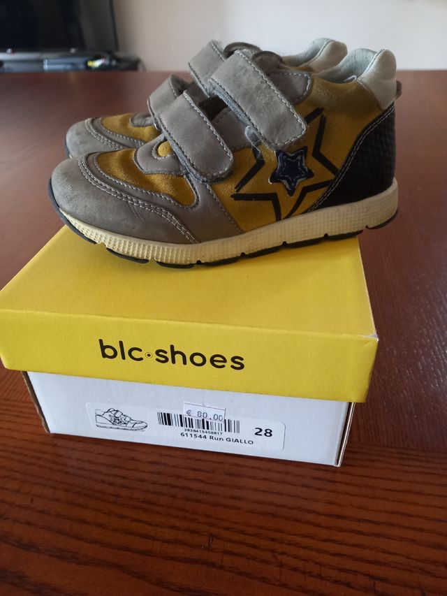 Scarpe Balocchi con strappi