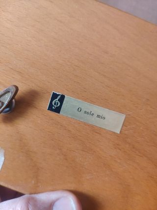 Portagioie in legno con carillon