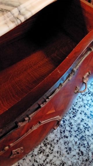 comoda abombada -bombe antigua bronces