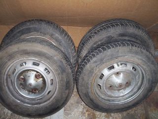 ruedas,llanta con neumatico R 6 y R7