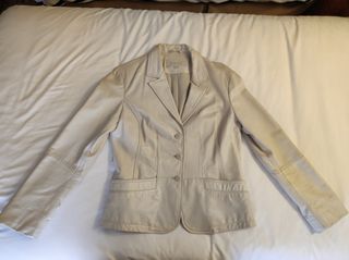 Americana de piel beige Stradivarius