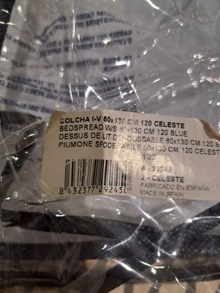 edredón, protector de cuna y sábanas 